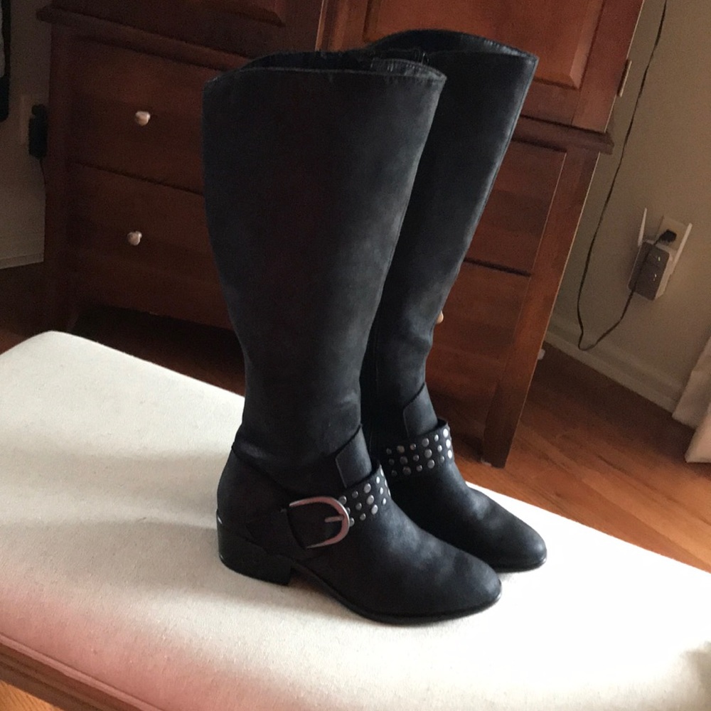 Black biker boots